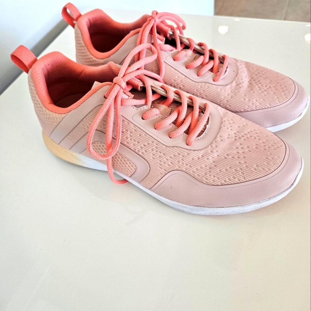 Euc Vionic Active Training Sneakers - image 4